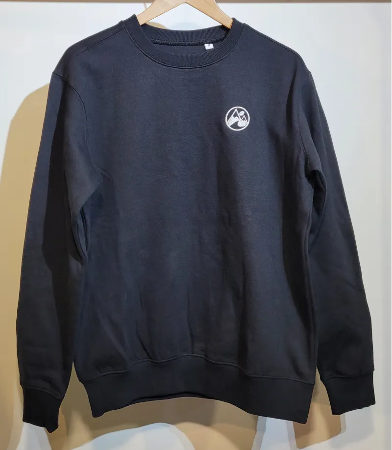 Tonnau Mountain Logo Patch Crew in Navy